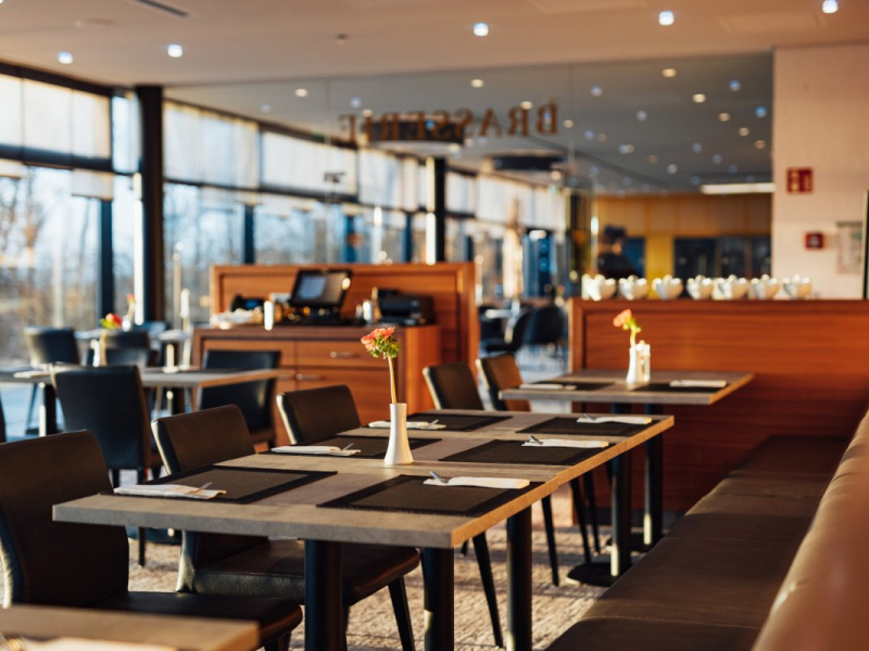 schlosshotel-bar-brasserie-restaurant-2022-25