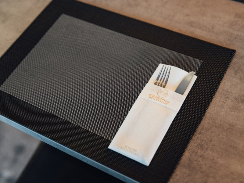 schlosshotel-bar-brasserie-restaurant-2022-23